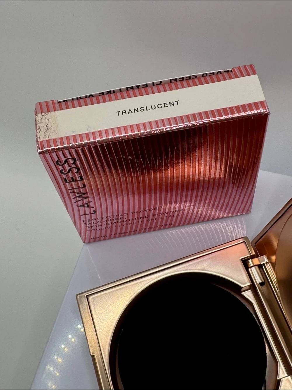Lawless Translucent Skin-Smoothing Setting Powder